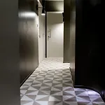 1 أي أر إيتاج أوبرا